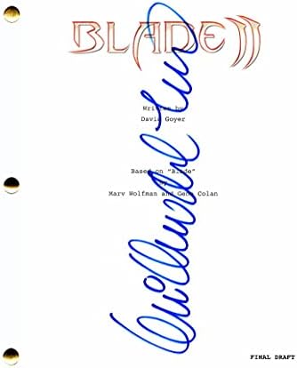 גילרמו דל טורו חתום חתימה בלדה 2 תסריט סרט מלא - בכיכובו של ווסלי סנייפס - במאי: צורת המים, אל לוברינטו