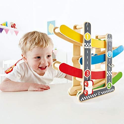 צעצוע מסלול מירוצים מעץ מהיר של הילד