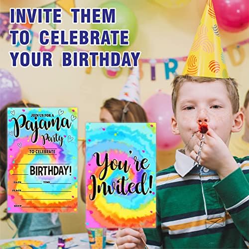 הזמנות ליום הולדת של עניבת צבע, PAJAMA SLEEPOOVER PARTY HAWDY HIMANDY CARTS CARTS SPURE) עם מעטפות,