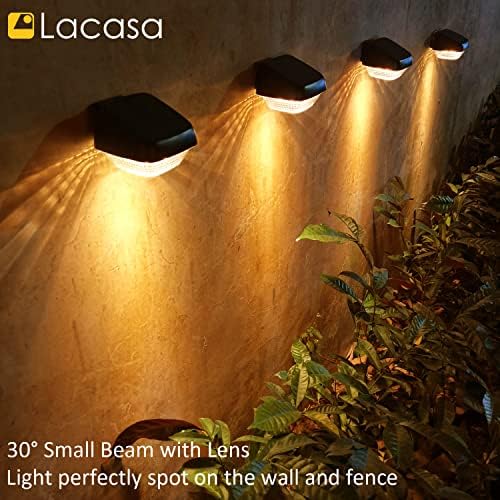 אורות חיצוניים סולאריים של לקאסה, 4 מארז אורות גדר סולארית אורות מדרגות המופעלים על ידי שמש לבן חם 2700 קראט,
