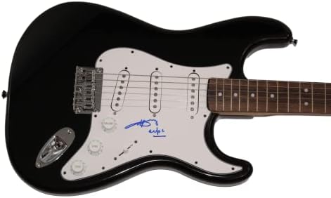 אנגוס יאנג חתום חתימה בגודל מלא פנדר שחור גיטרה חשמלית ג 'עם ג' יימס ספנס ג 'יי. אס. איי מכתב אותנטיות-אק/די.