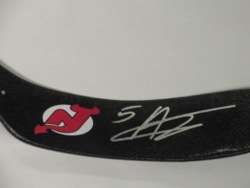 אדם לרסון חתום על מקל הוקי ניו ג'רזי שדים חתימה - מקלות NHL עם חתימה