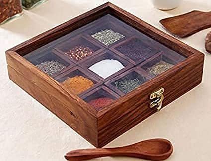 קופסת תבלינים של קרבר עץ עם כף בשושם קופסת עץ -קופסת מטבח למיכל עץ הודי עם מכסה דקורטיבי מסאלה דבה מארגן