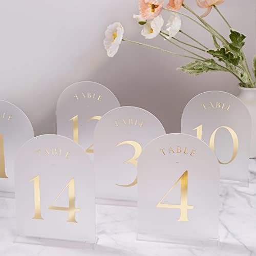 מספרי שולחן חתונה קשת חלבית עם מעמדים 1-15, נייר זהב מודפס 5 על 7 שלטים ומחזיקים אקריליים, מושלם למרכז,