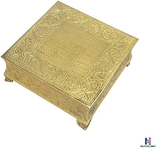 דוכן עוגות חתונה מרובע בגודל 16 אינץ', גימור זהב מאלומיניום מאת נאוטיקאלמארט