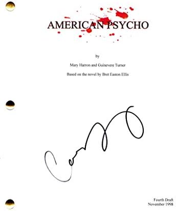 קלואי סוויני חתימה חתומה - תסריט סרטי פסיכו אמריקאי - כריסטיאן בייל, וילם דפו, ג'ארד לטו, ריס